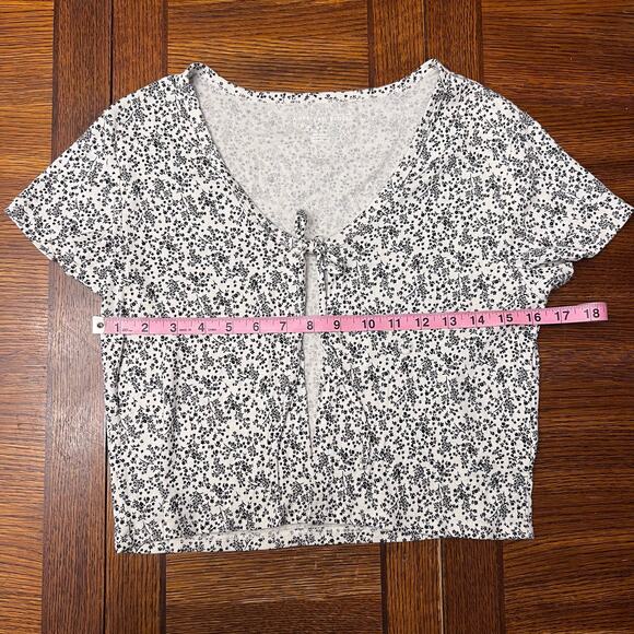 American Eagle AE Mini Floral Tie Front Tee Short Sleeve Top Medium Boho Trendy - Picture 10 of 13